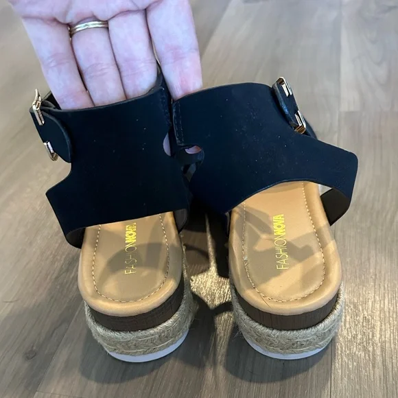 Black Sandals - Picture 4 of 7